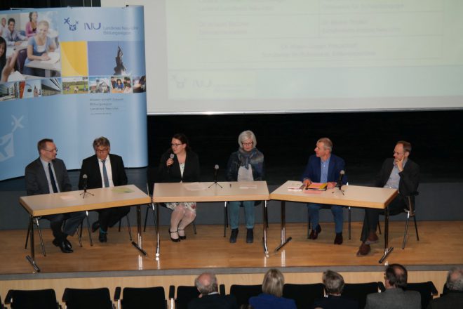 „Lehrer in den Mittelpunkt“