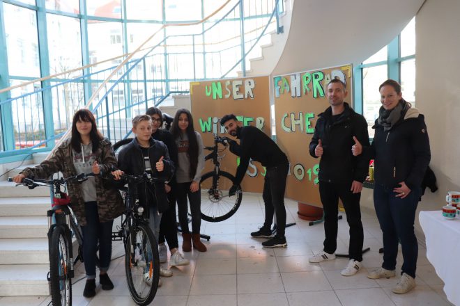 An 12 Schulen gab’s  einen Fahrrad-TÜV
