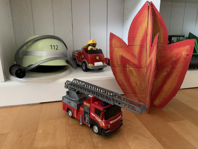 Für Feuerwehrfans: Flamme basteln