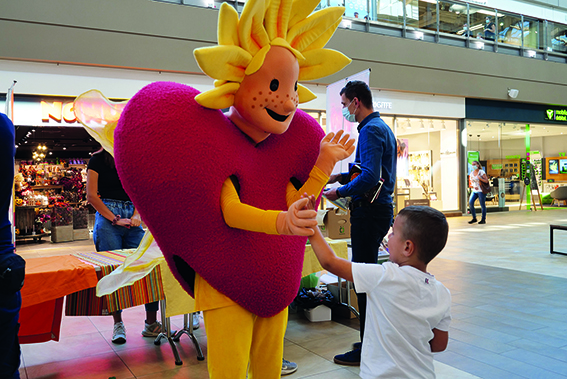 Kiki on Tour – Glücksrad am Sonntag und Geschenke für Schulkinder