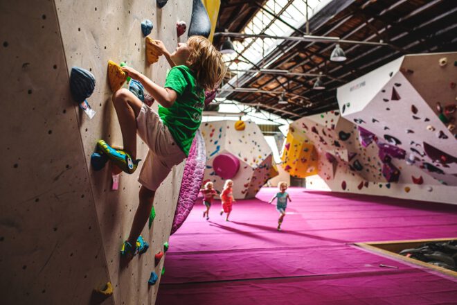 Bouldern, Sport und Spaß für die ganze Familie