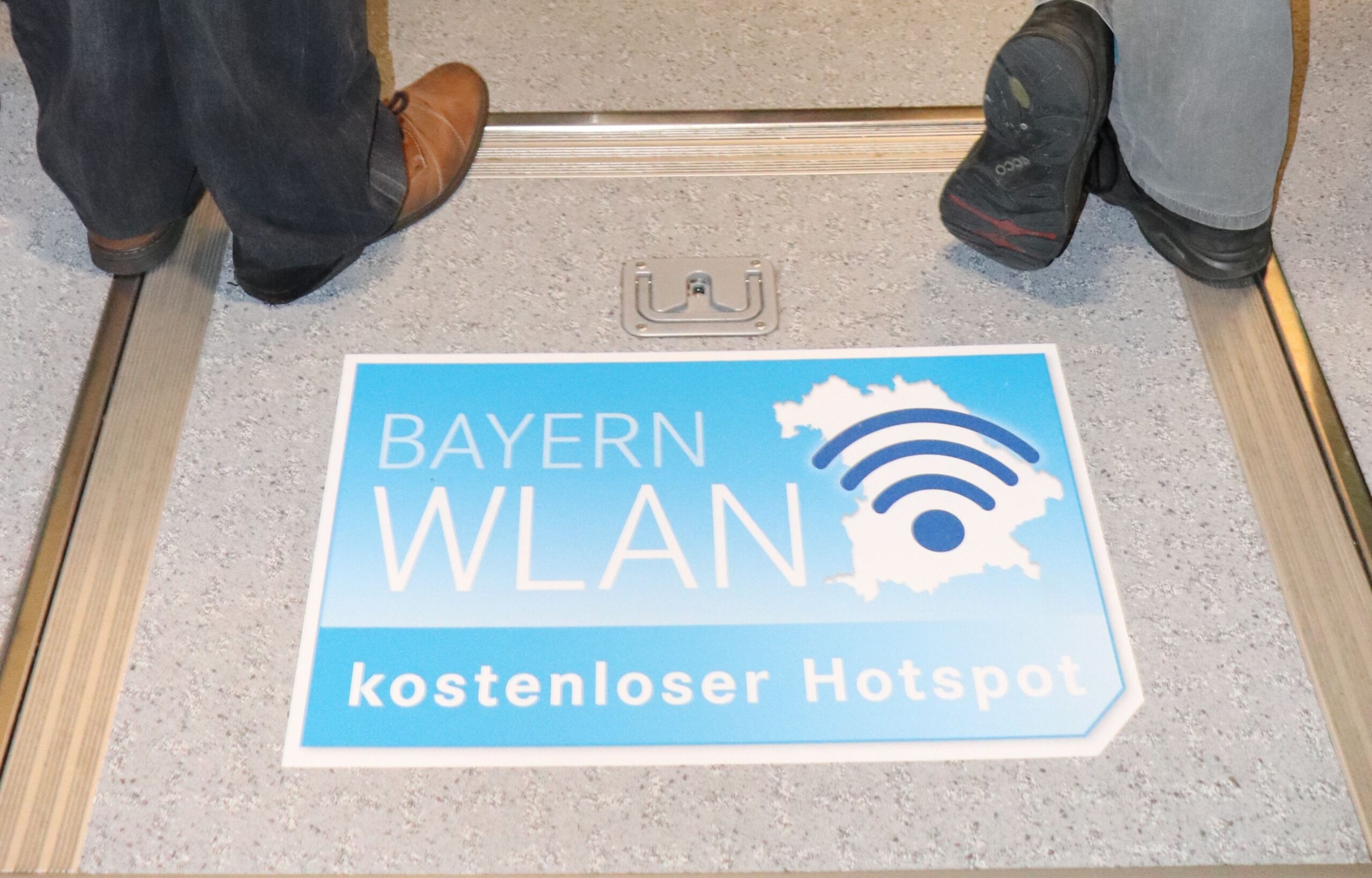 In 40 Bussen im Landkreis kann man jetzt kostenlos im surfen