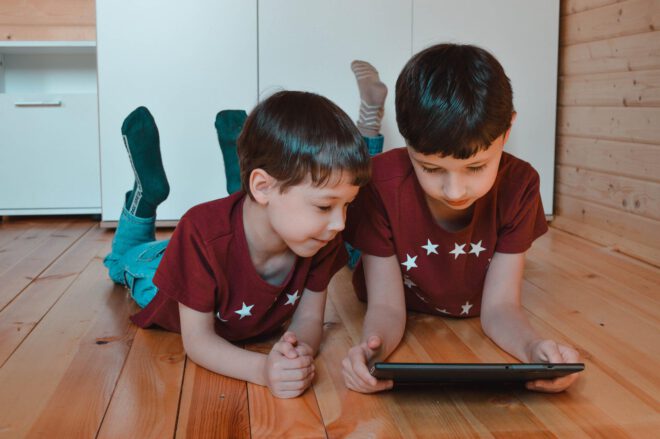 Das Tablet als guter Freund von Kindergartenkindern
