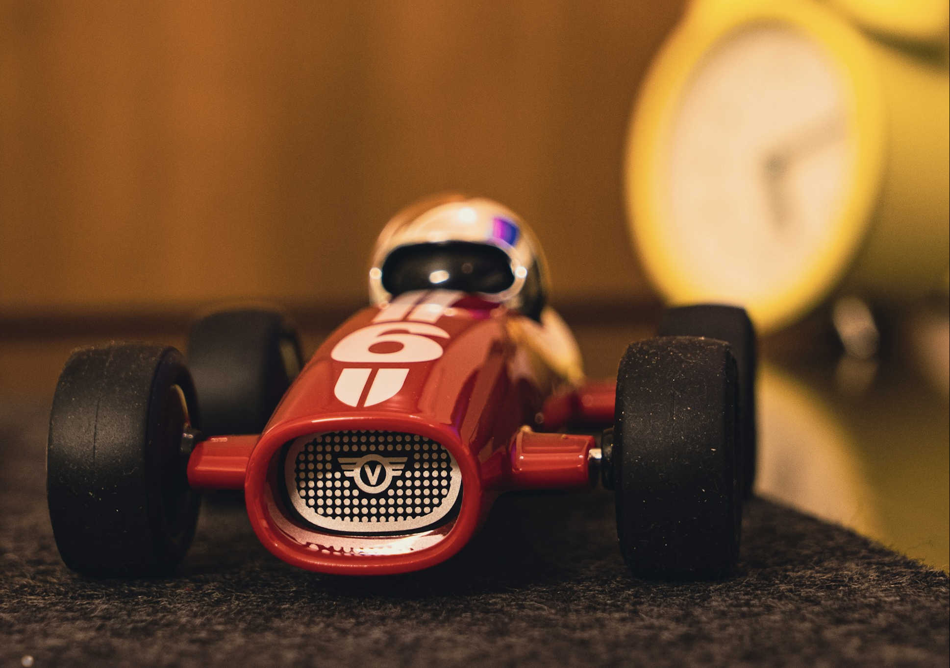 Kurs: Schnelle Flitzer und knatternde Rennwagen